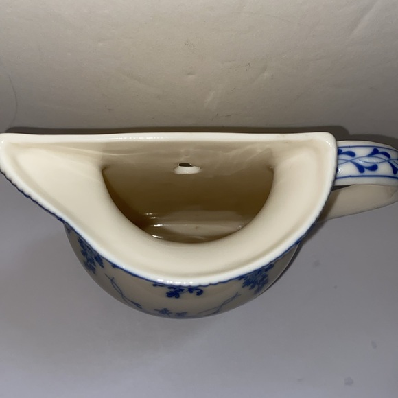 Skye McGhie Rose Brocade porcelain wall pocket - Picture 3 of 7